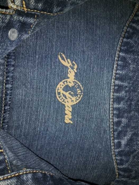 Schöne jeansjacke in dunkelblau