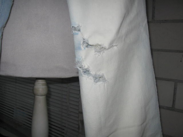 *** Stylisch ~ Original ~ Frühlingsjeans ~ gewollte Löcher ***