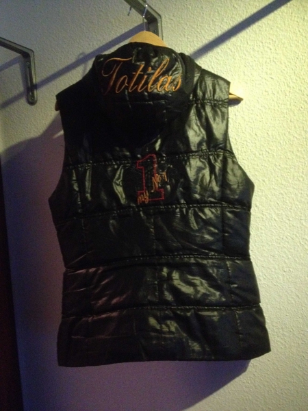 Sansibar Sylt Weste Special Edition mit Totilas in schwarz