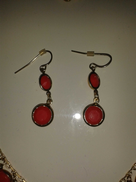 Ohrringe und Kette Set