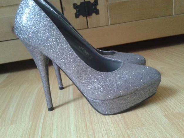 super schöne Glitzer High Heels
