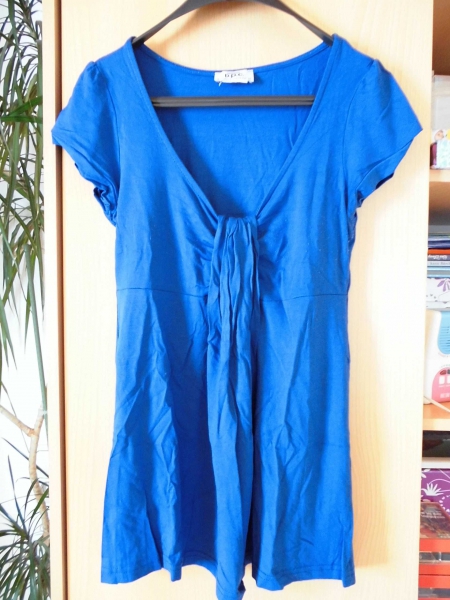 Hübsches Tunikashirt mit tiefem Ausschnitt