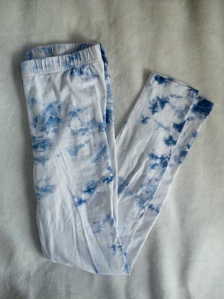 H&M Weiß-blaue Batik-Leggings Gr. 38