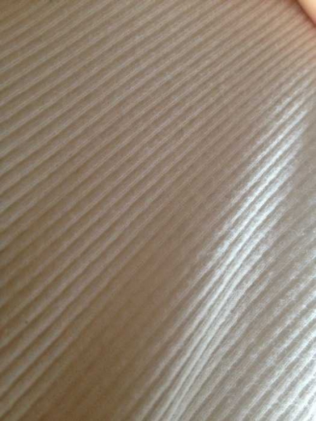 creamefarbenes top (bauchfrei)