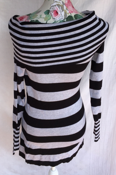 Jennifer Taylor - Langer Pullover