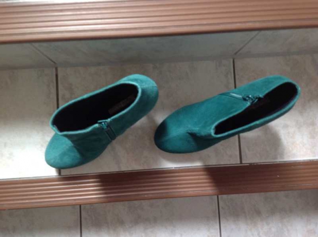 NEU Ankle Boots Stiefeletten grün Buffalo Gr. 39 Wildleder