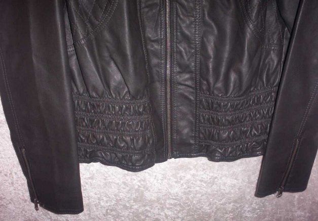 Graue Kunstlederjacke