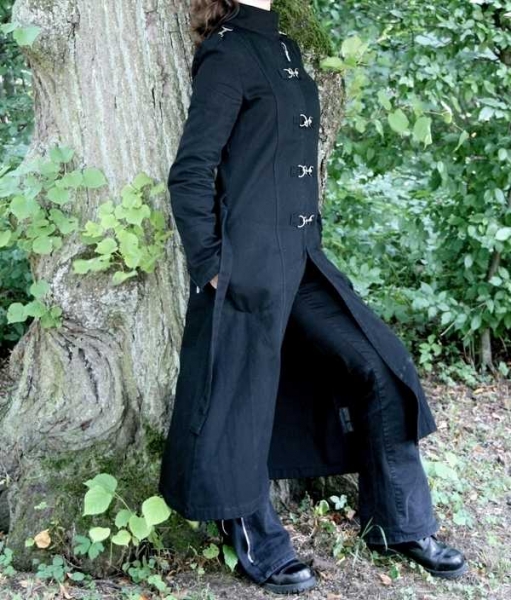 Gohtic: Bondage Mantel