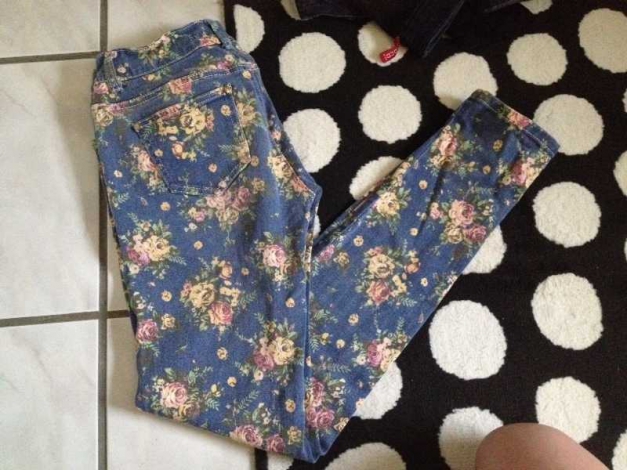 Blümchen Hose