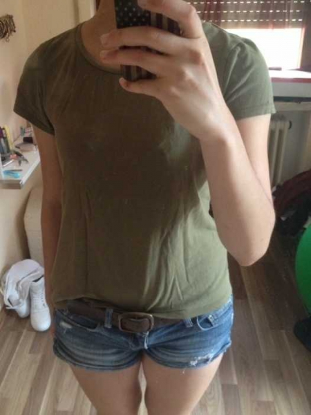 dunkelgrünes T- shirt