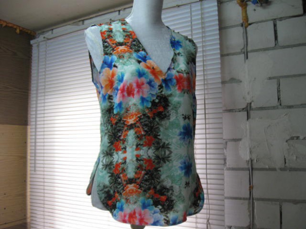 *** Neu ~ Bunt ~ Schrill ~ Top ~ Nieten ***