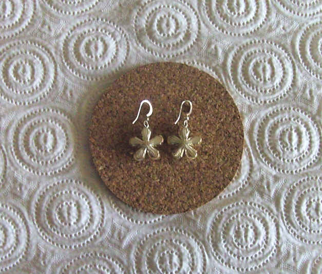 Süße Blümchenohrringe