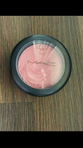 MAC Autoerotique Extra Dimension Blush aus einer LE
