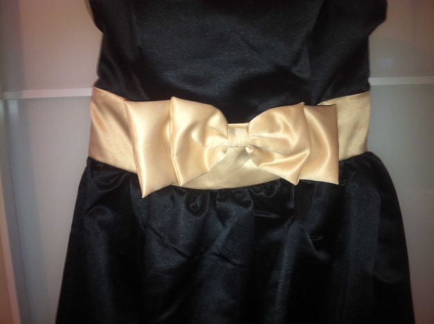 Cocktailkleid / Ballkleid schwarz mit Schleife