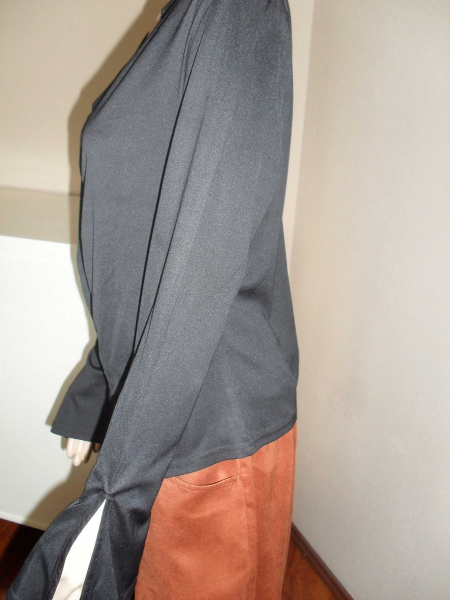 T-Shirt schwarz mit Tropetenärmeln und Raffung Gr 42