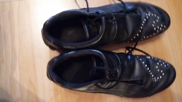 schwarze Puma Turnschuhe