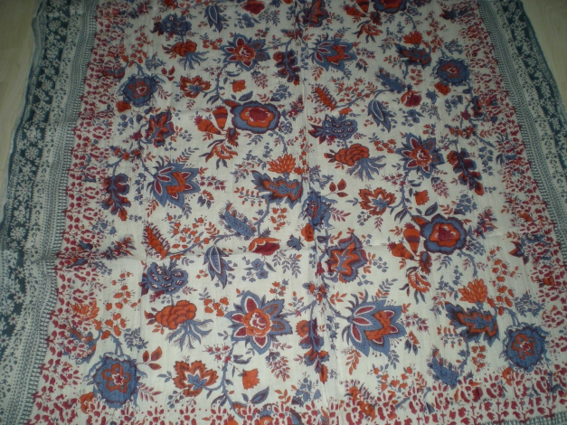 S.Oliver Schal / Tuch mit schönem Muster und süßen Bommeln