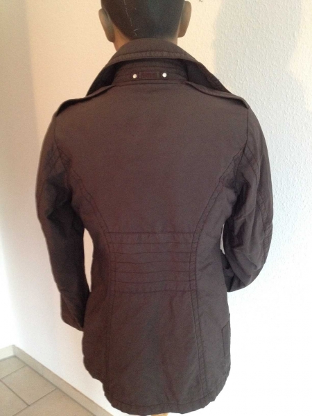 Cinque / leichter gesteppter Kurzmantel 