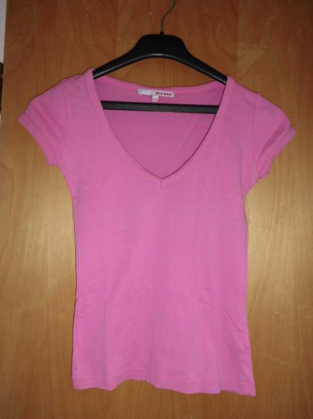 Schön geschnittenes T-Shirt