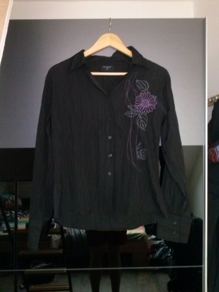 Bluse/ Hemd schwarz mit Stickerei