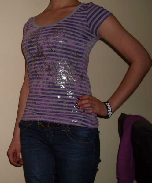 lila/graues streifenshirt