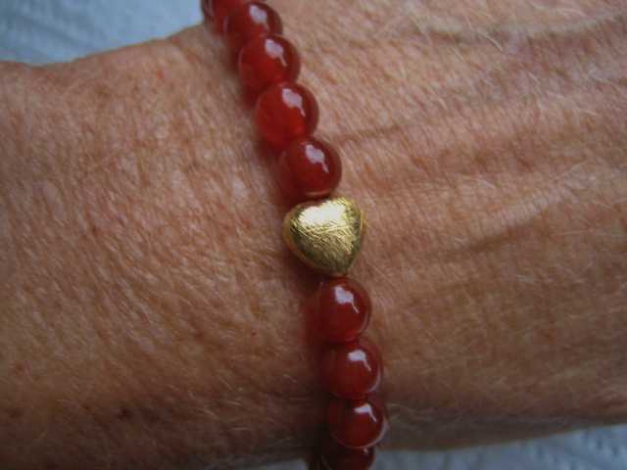 Armband Karneol Perlen 6mm Herz 925er Silber vergoldet