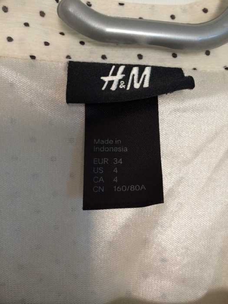 cremefarbende Rüschenbluse H&M