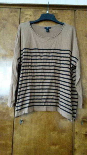 Klassischer gestreifter Pulli