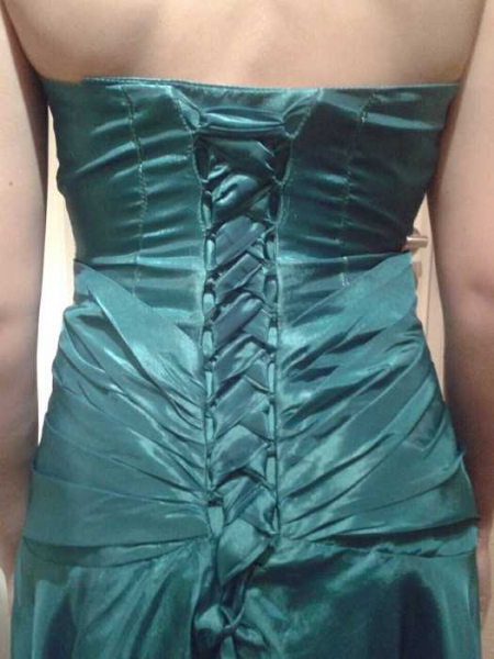 wunderschönes türkises Abendkleid