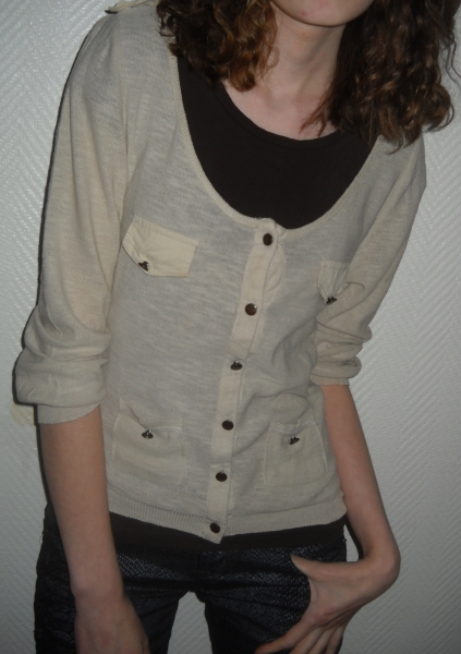 ZARA Cardigan Pullover Pulli Strick Jacke beige creme Nieten Studs Knöpfe S M L 36 38 40