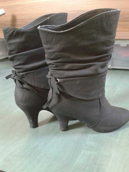 Schwarze, bequeme Stiefel