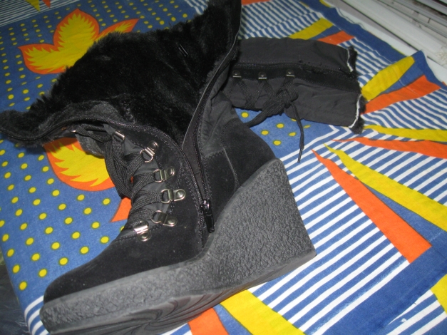*** NEU ~ Winterstiefel ~ Fell ***