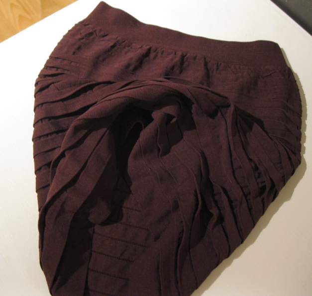 enger Minirock Gr. 34 / 36 XS dunkelrot bordeaux weinrot