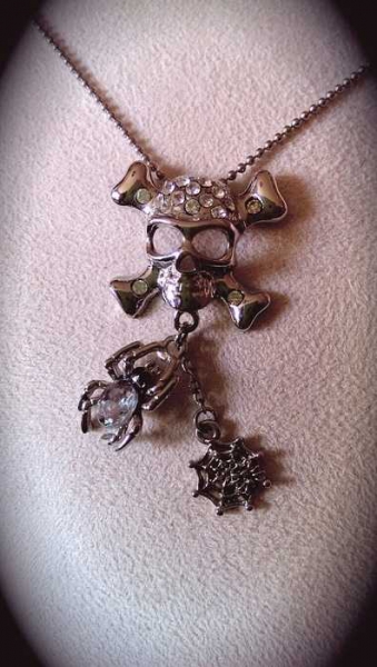 Totenkopf - Kette mit 2 Anhängern (Spinne & Spinnennetz)