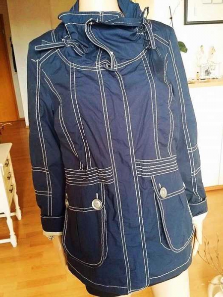 Sehr schöne Übergangsjacke von Authentick Neu