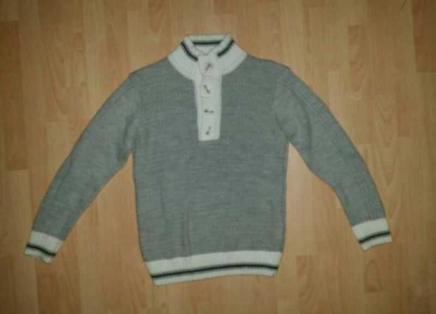 Stylischer Strickpullover Größe S - M