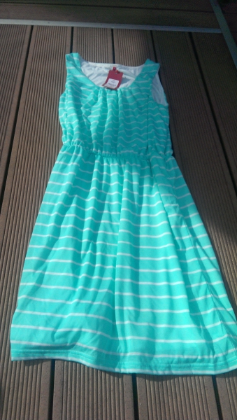 NEU Strandkleid von manguun fällt aus wie L