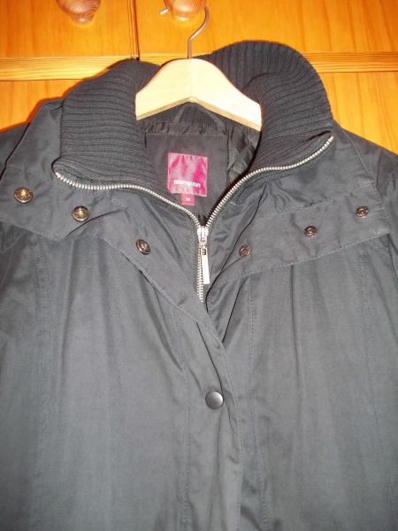 dicker Wintermantel schwarz