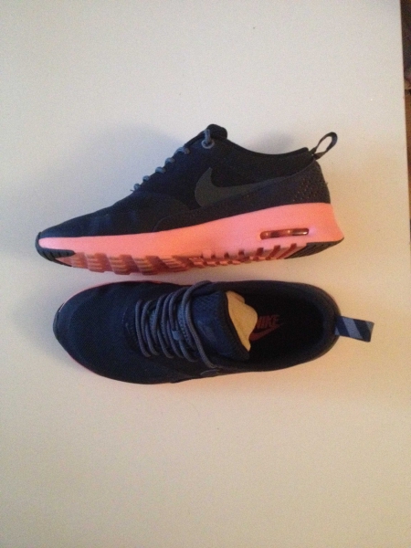 Nike AirMax Thea (Armory Navy/Atomic Pink)