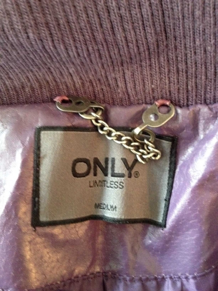 Only / Hingucker: lila Lederjacke