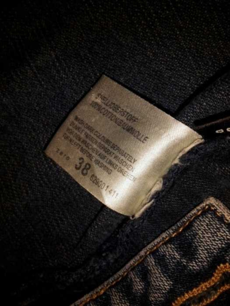 Schöne jeansjacke in dunkelblau