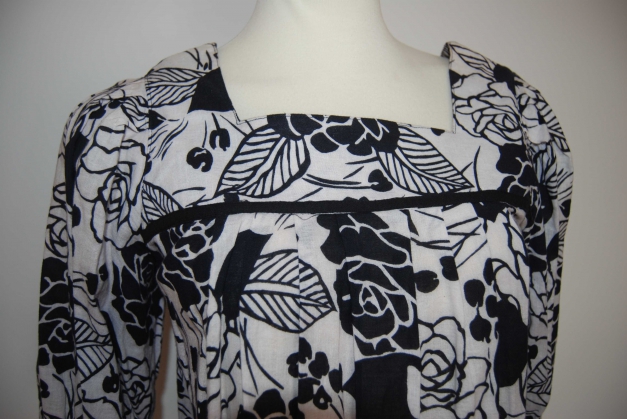 Schwarz/weisses   Blümchen  Flower-Power Midikleid Trendi