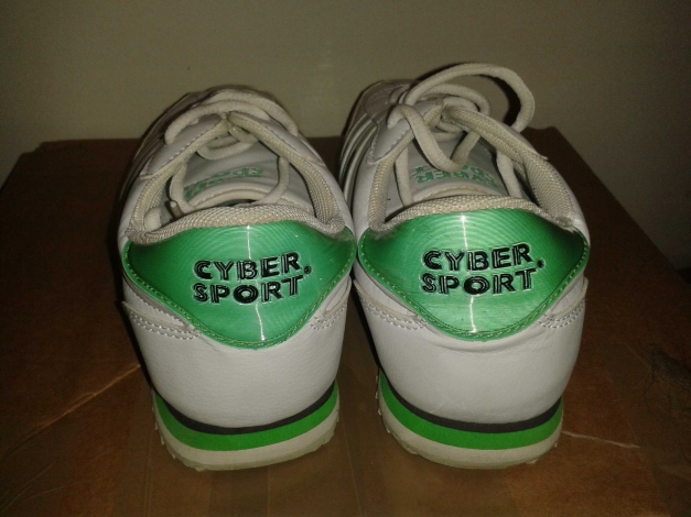 Turnschuhe weiß/grün, Größe 36