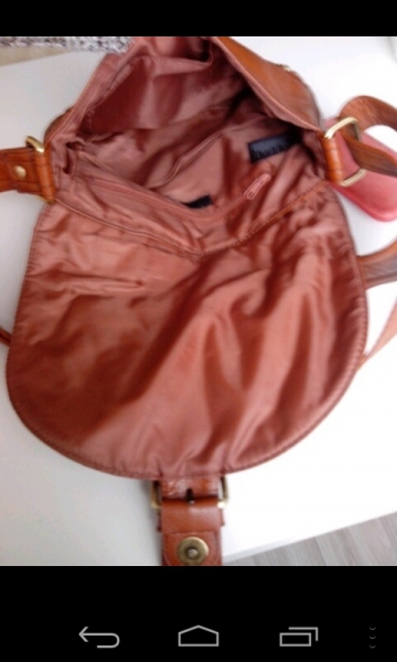 kleine braune Umhängetasche