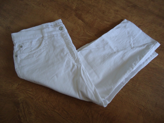 kurze weiße Jeanshose / Stoffhose 3/4 lang Größe 44