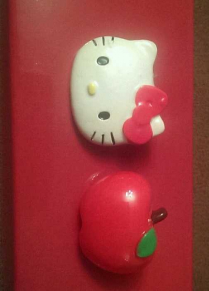 Hello Kitty Broschen Anstecker Pin Button