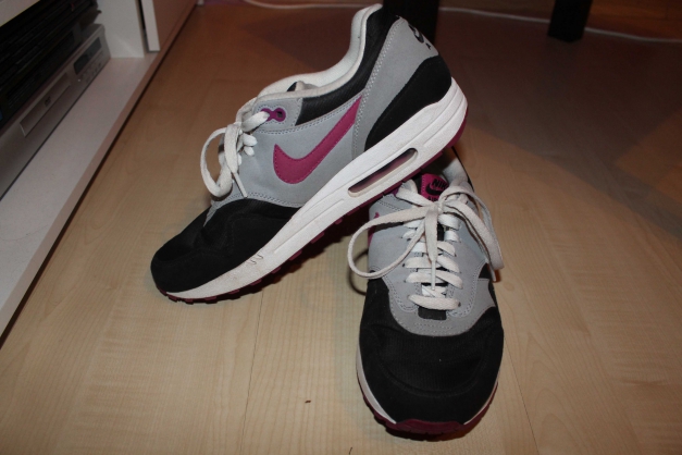 Nike Air Max 1 Black Grey Pink