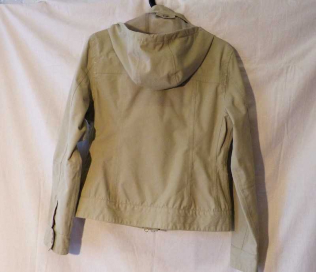 wunderschöne beige-grüne Übergangsjacke