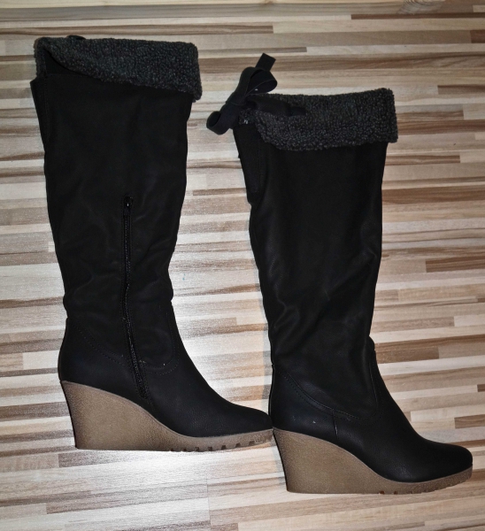 NEU: Winterstiefel / Wedges