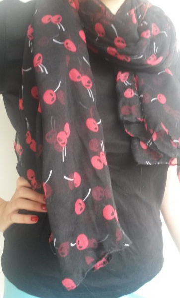 NEU! leichter Schal mit Kirschmuster